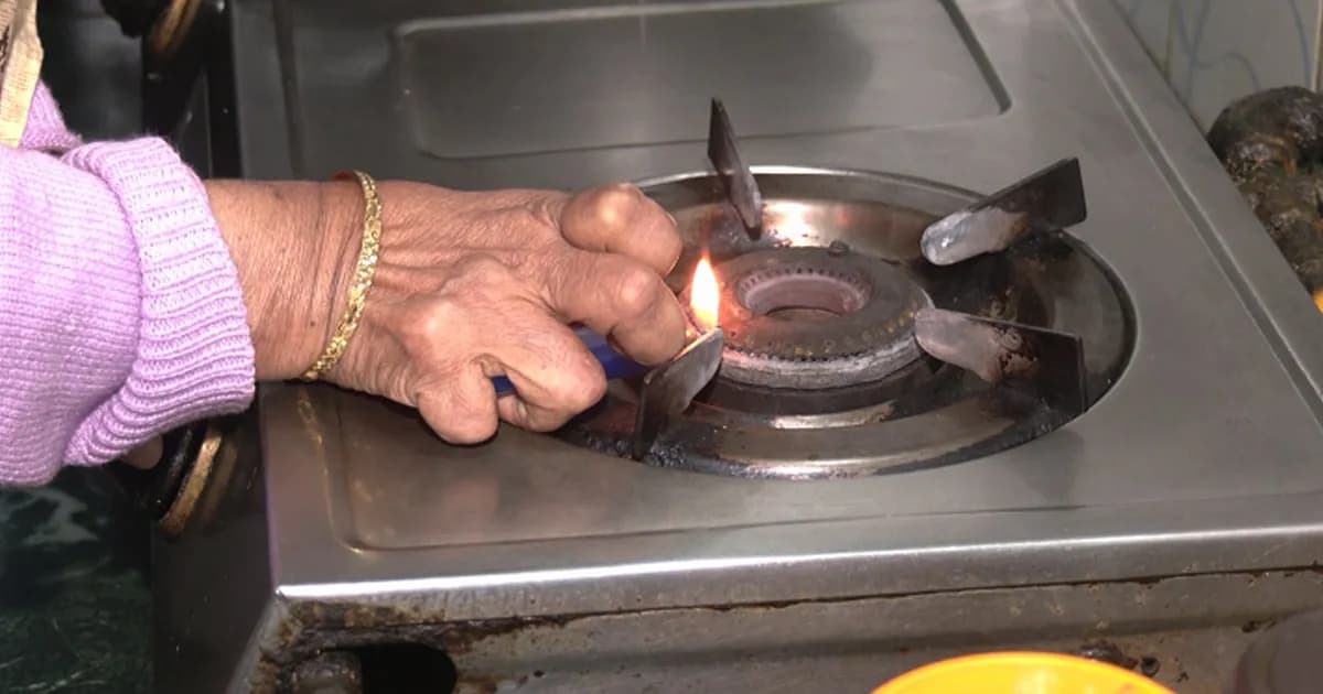 রাজধানীতে তীব্র গ্যাস সংকট, বিপাকে নগরবাসী