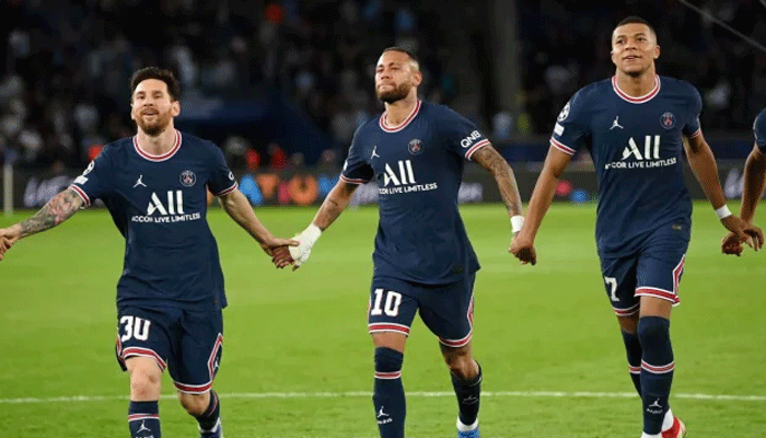 মেসি-এমবাপ্পের গোলে পিএসজি শেষ ষোলোতে