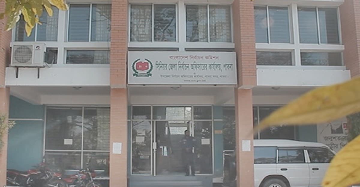 পাবনায় নির্বাচন অফিসের গুরুত্বপুর্ণ সার্ভার কক্ষে 'রহস্যজনক’চুরি