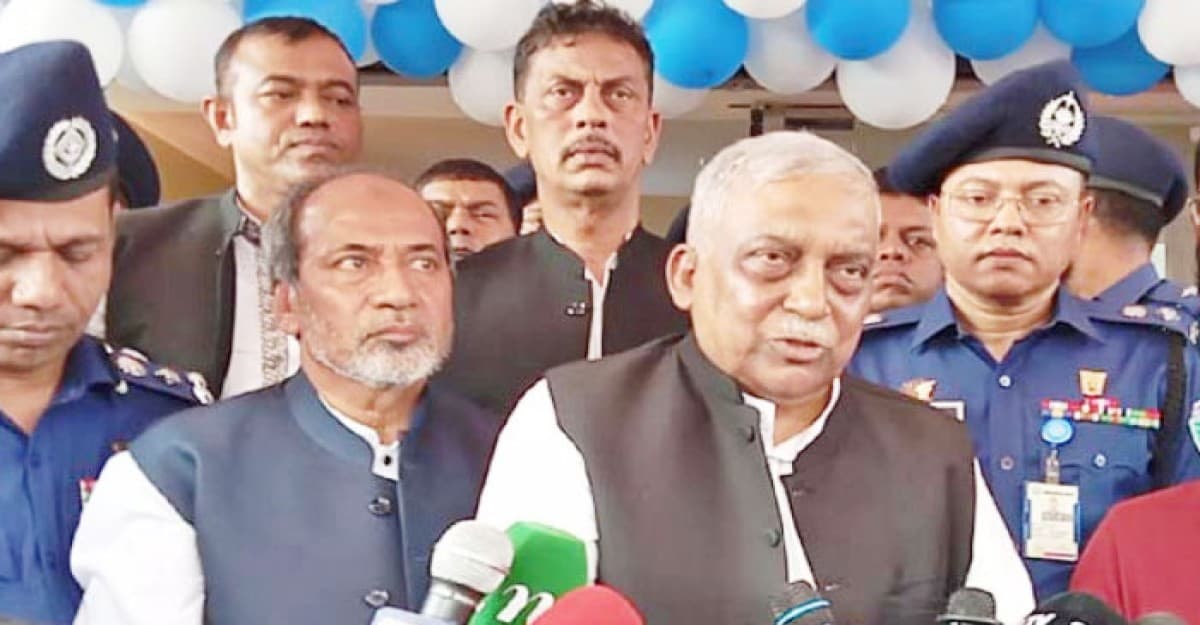 ঢাকাকে সচল রাখতে হবে পুলিশের: স্বরাষ্ট্রমন্ত্রী