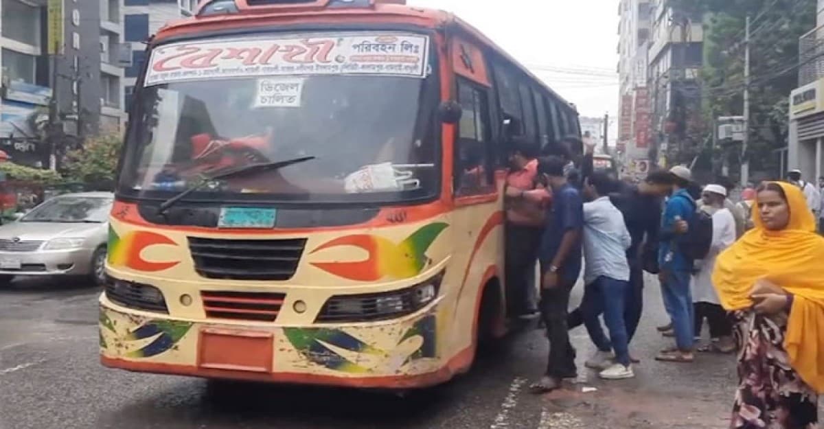 রাজধানীতে গণপরিবহন চলাচল শুরু