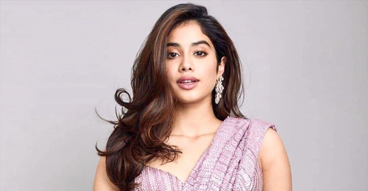 প্রেমিকের সঙ্গে ঘনিষ্ঠ হওয়া নিয়ে যা বললেন জাহ্নবী