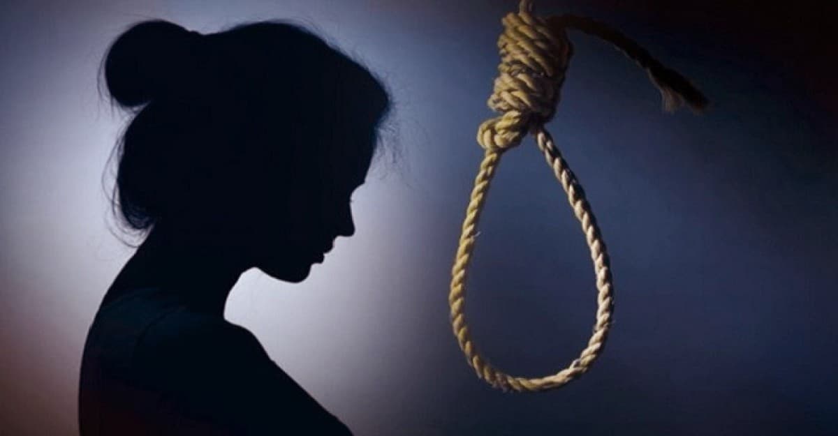 প্রেমিকের হাতে লাঞ্ছিত হয়ে কলেজছাত্রীর আত্মহত্যা