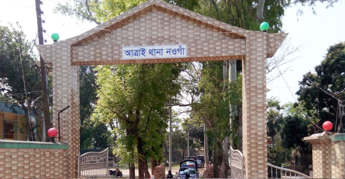 আত্রাইয়ে শেখ রাসেল কম্পিউটার ল্যাবের ১৩ ল্যাপটপ চুরি