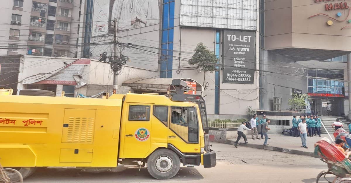 বিএনপির কর্মসূচিকে কেন্দ্র করে কঠোর অবস্থানে পুলিশ