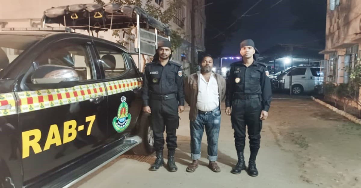 ৮ লক্ষ ৫০ হাজার টাকার ফেন্সিডিল আটক