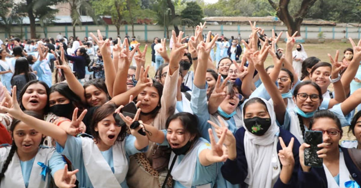 এবারের এইচএসসি ও সমমানে পাসের হার ৮৫.৯৫