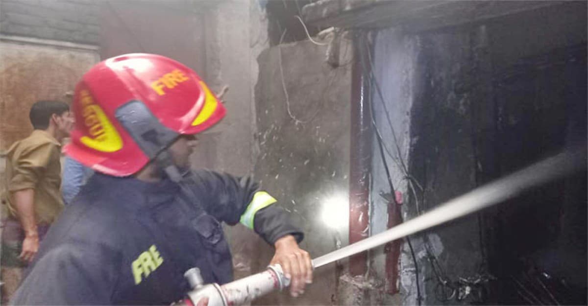 সোয়ারিঘাটে কারখানায় লাগা আগুন নিয়ন্ত্রণে