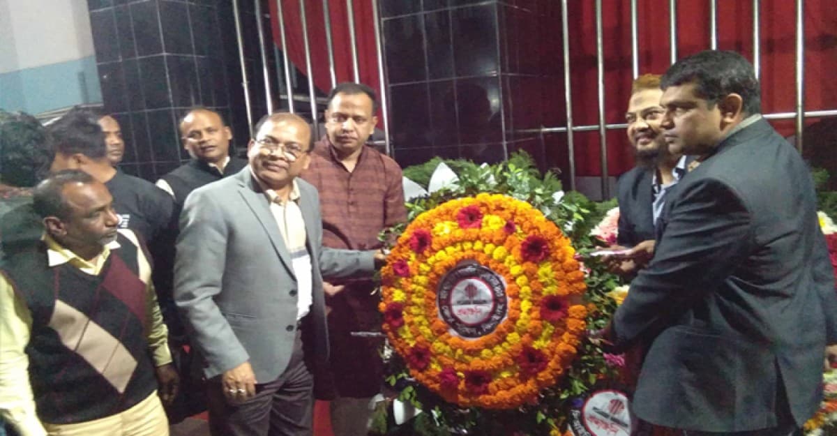 ঝিনাইদহে ভাষা শহীদদের প্রতি জেলা পরিষদের  শ্রদ্ধা  নিবেদন