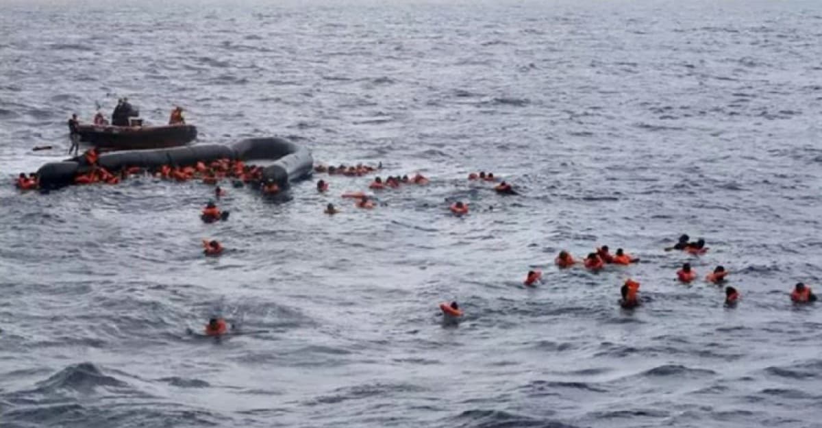 ইতালির সমুদ্র তীরে জাহাজডুবি, নিহত ৪০