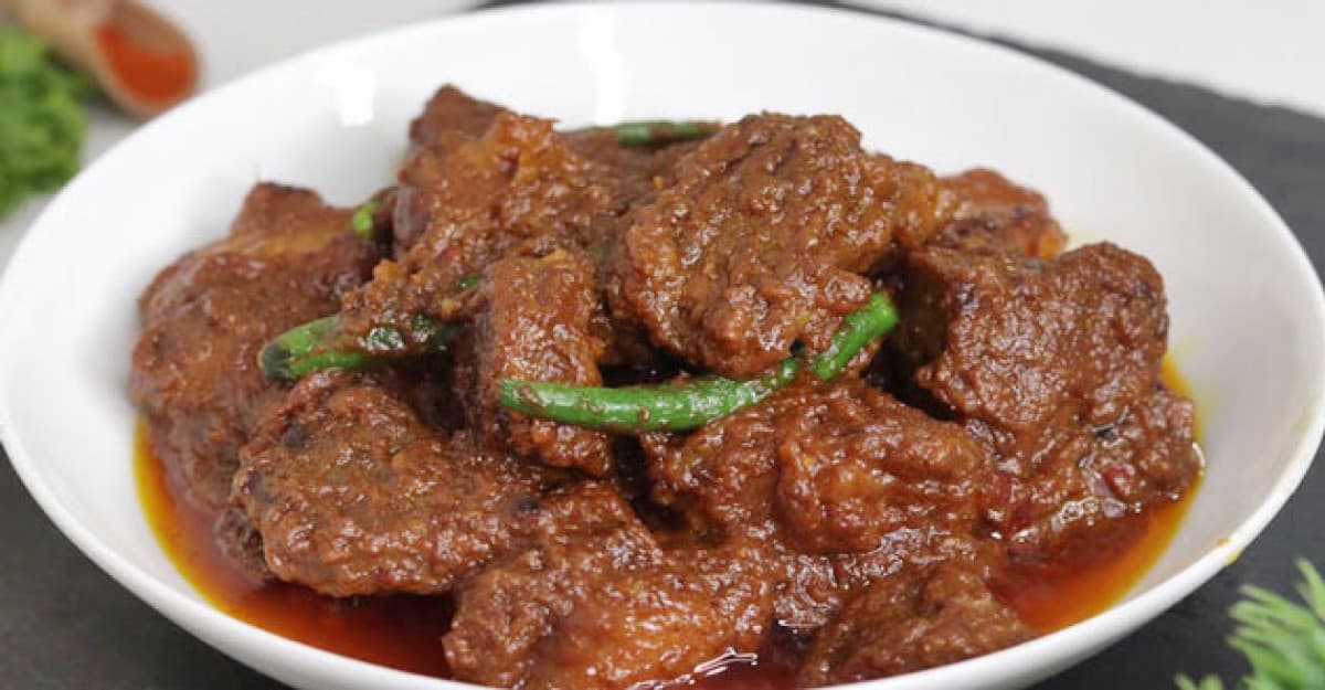 কাটা মসলায় গরুর মাংস ভুনা