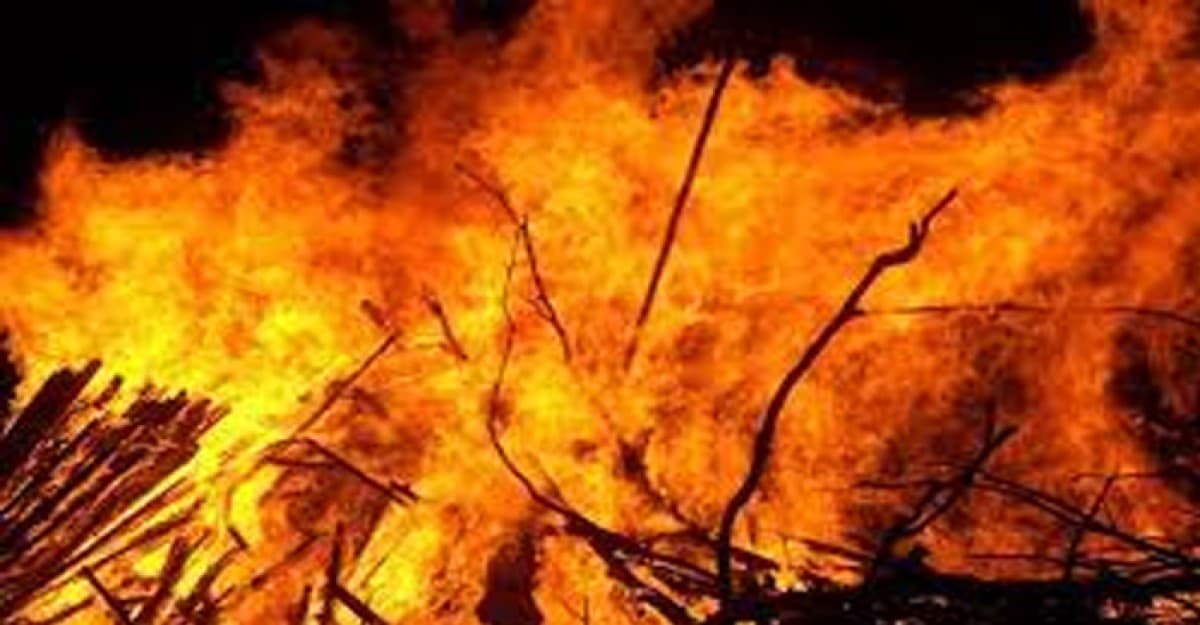 ভাঙ্গায় অগ্নিকাণ্ডে ১৩টি ঘর পুড়ে ছাই