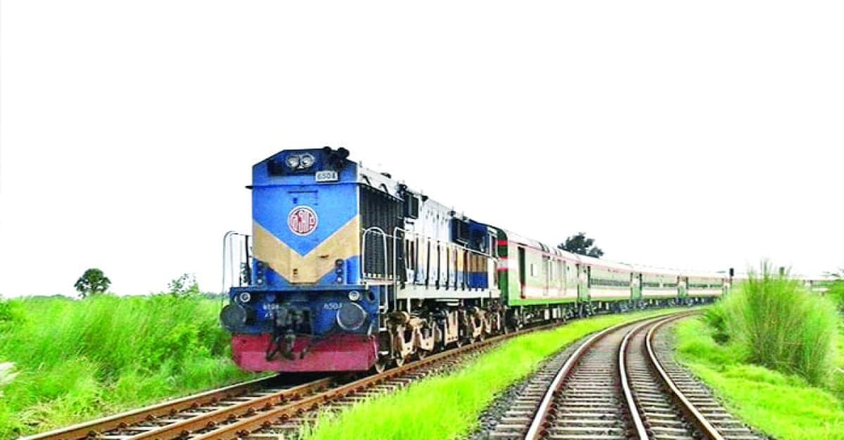 প্রধানমন্ত্রীর জনসভার দিনে চলবে স্পেশাল ৮ ট্রেন