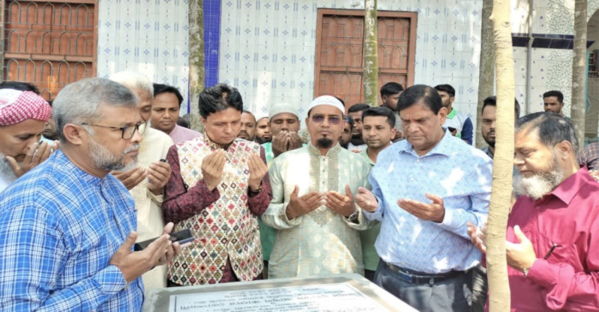 ধামরাইয়ে মাদ্রাসা ও এতিমখানার নতুন ভবনের ভিত্তিপ্রস্তর উদ্বোধন