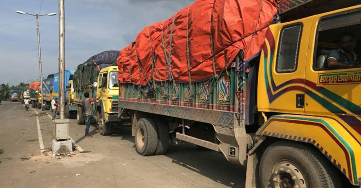 বেনাপোল বন্দর দিয়ে দ্বিতীয় দিনেও ভারতে রফতানি বন্ধ