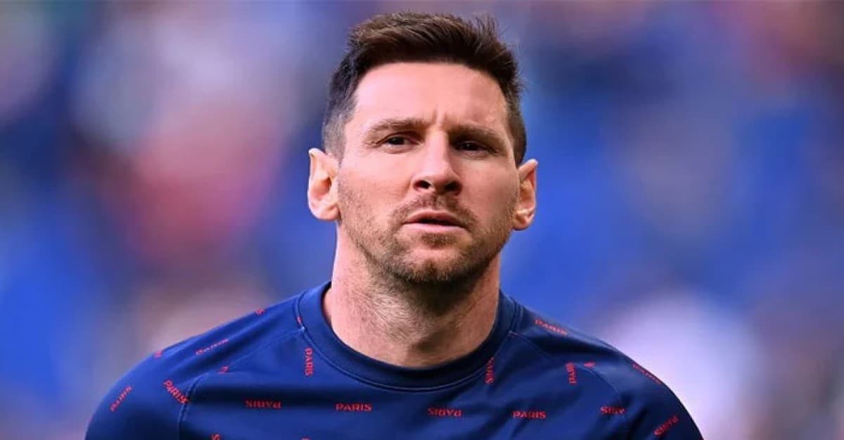 বার্সায় ফেরার পথে আরও  একধাপ এগিয়ে মেসি