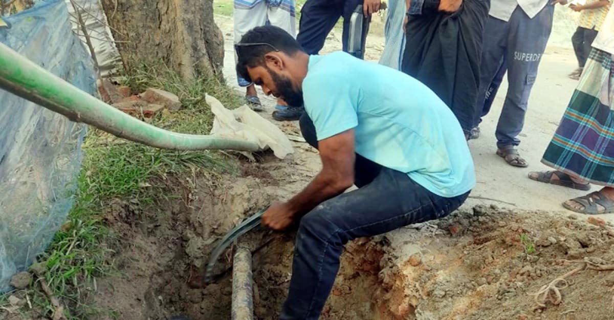 গেন্ডারিয়ায় গ্যাস লাইন বিস্ফোরণে শিশুসহ দগ্ধ ৮