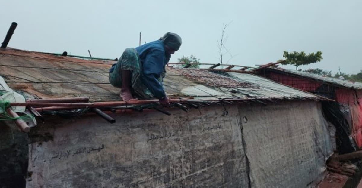 মোখার আঘাতে রোহিঙ্গা ক্যাম্পের প্রায় ৩ হাজার ঘর ক্ষতিগ্রস্ত