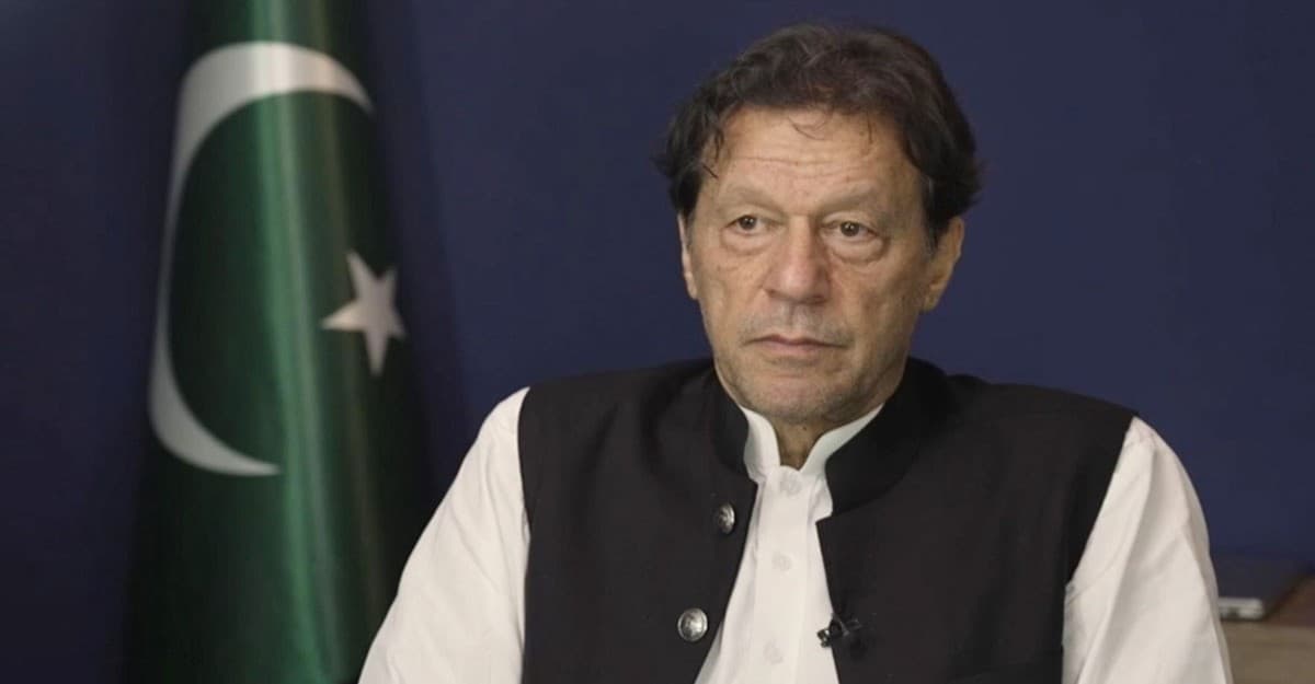 ইমরান খানের বাসভবন ঘেরাও, ফের গ্রেফতারের শঙ্কা