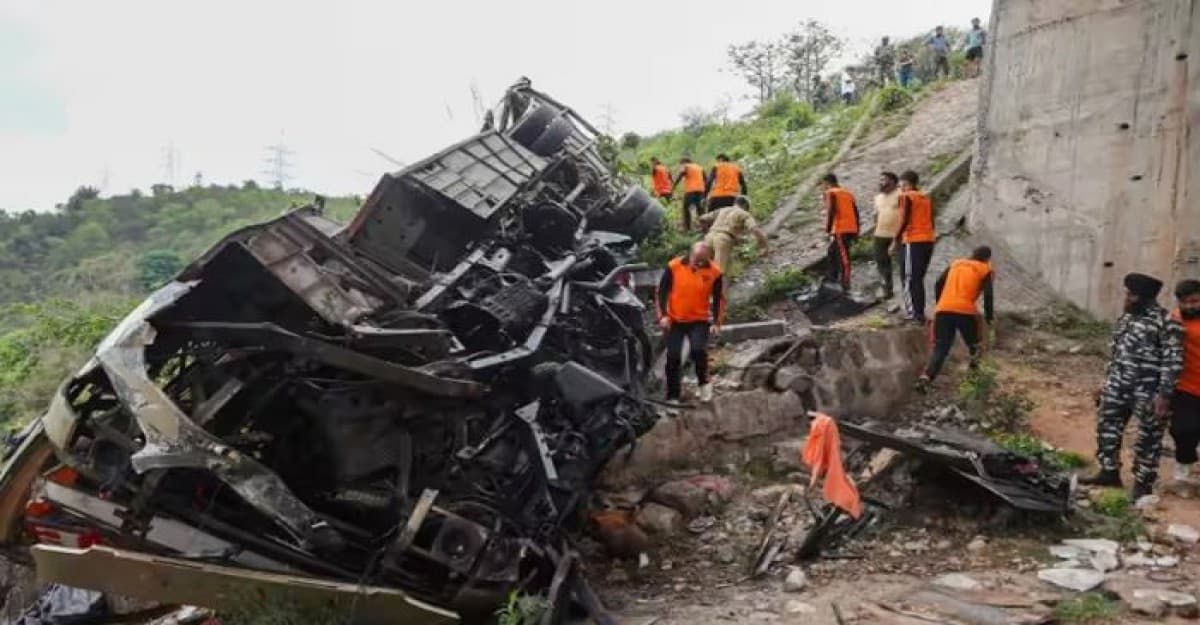 সেতু থেকে বাস খাদে পড়ে নিহত ১০