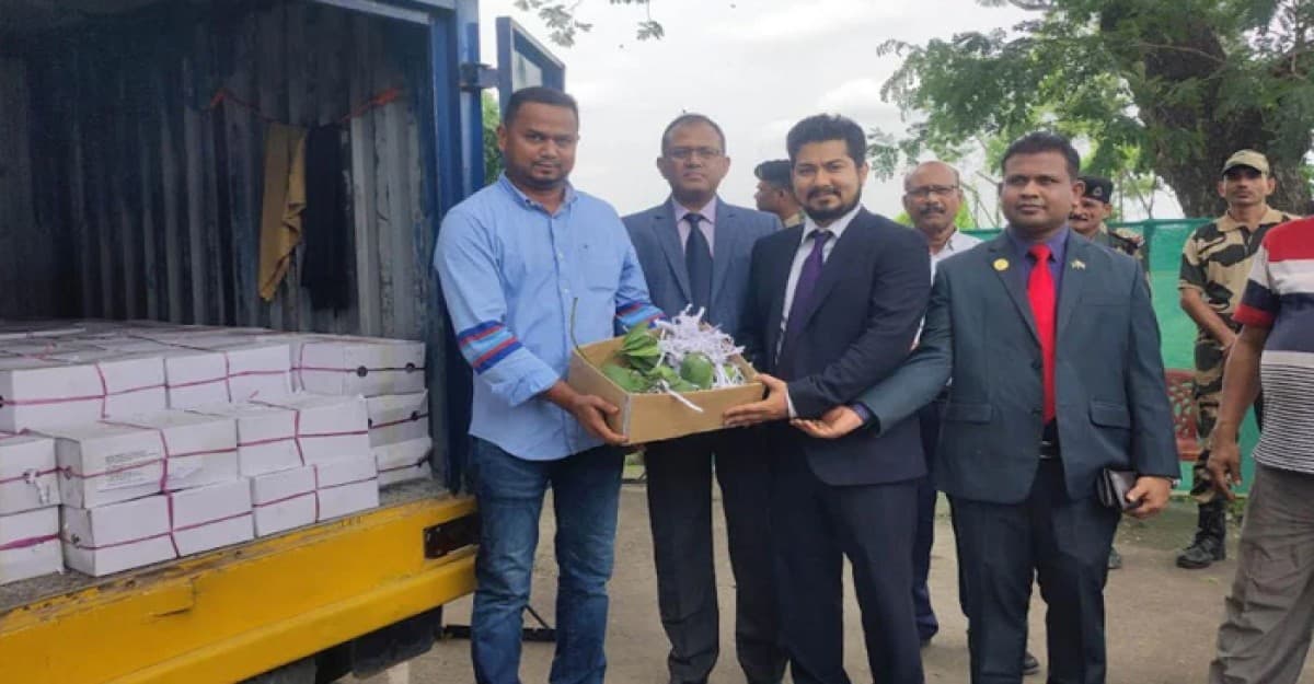 এবার ত্রিপুরার মুখ্যমন্ত্রীকে আম পাঠালেন প্রধানমন্ত্রী