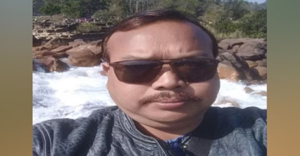 ঘুষকান্ডে ধরা পড়লেন বিভাগীয় সদর দফতরের সুপারিনটেনডেন্ট