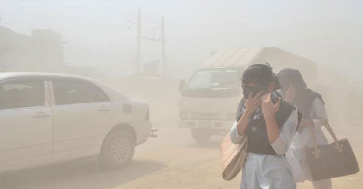 দূষিত শহরের তালিকায় আবারও শীর্ষে ঢাকা