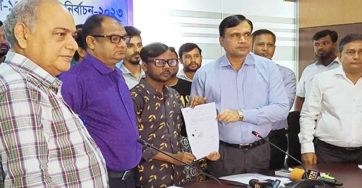 আবারও একতারা  প্রতীক পেলেন হিরো আলম