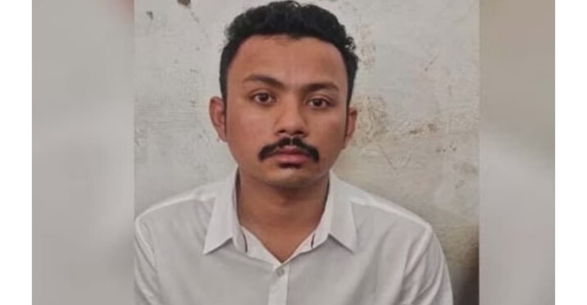 ভুয়া কমিশনারসহ ৯ দেহরক্ষী গ্রেফতার