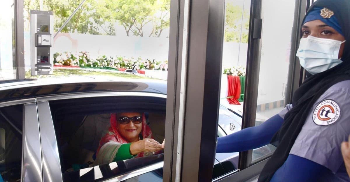 পদ্মা সেতু পাড়ি দিয়ে গোপালগঞ্জে প্রধানমন্ত্রী