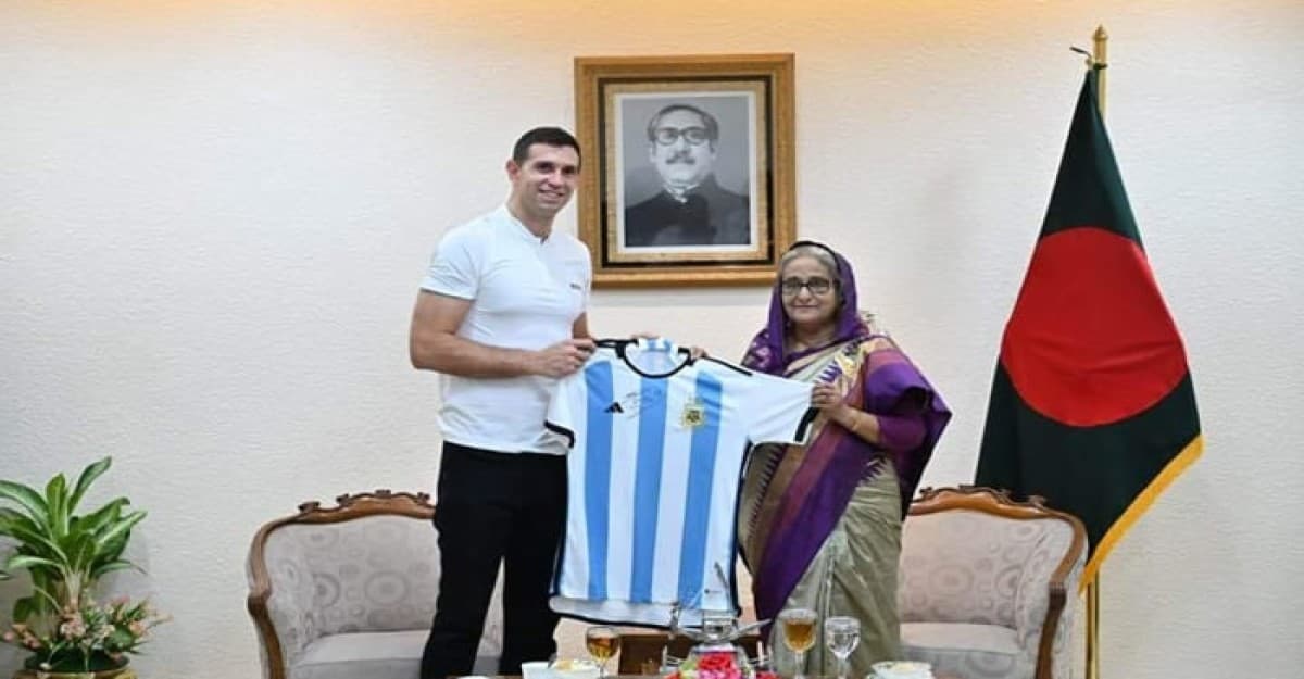 প্রধানমন্ত্রীর সঙ্গে সৌজন্য সাক্ষাৎ করলেন মার্টিনেজ