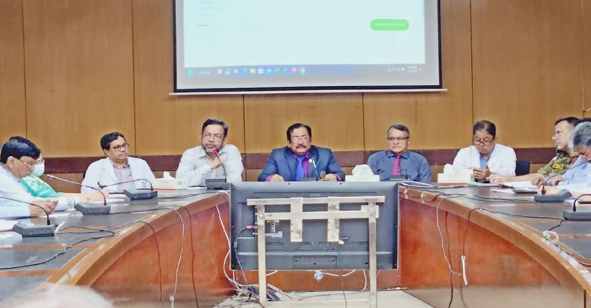 বিএসএমএমইউতে বিভাগীয় চেয়ারম্যানদের সঙ্গে মাসিক সভা