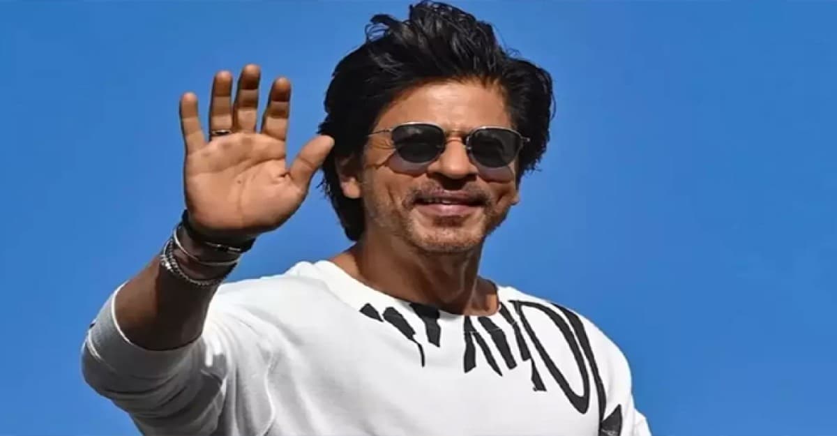 মুক্তির আগেই বলিউড বাদশার ২ ছবির আয় ৬০০ কোটি