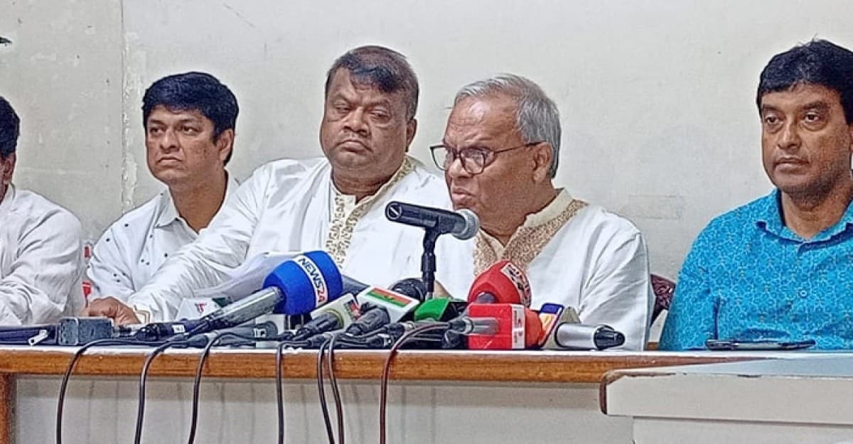 নানামুখী গভীর ষড়যন্ত্রে লিপ্ত হয়েছে নিশিরাতের সরকার: রিজভী