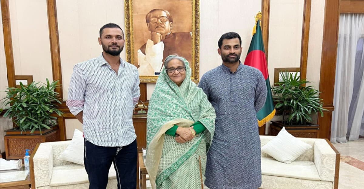 অবসরের সিদ্ধান্ত থেকে সরে আসার যৌক্তিকতা মাঠে প্রমাণ করা তামিমের দায়িত্ব: মাশরাফি