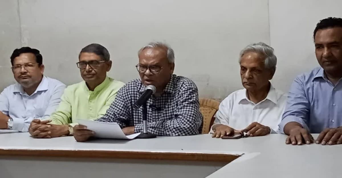 গণপরিবহন বন্ধ করেও সমাবেশে আসা মানুষকে আটকানো যায়নি: রিজভী