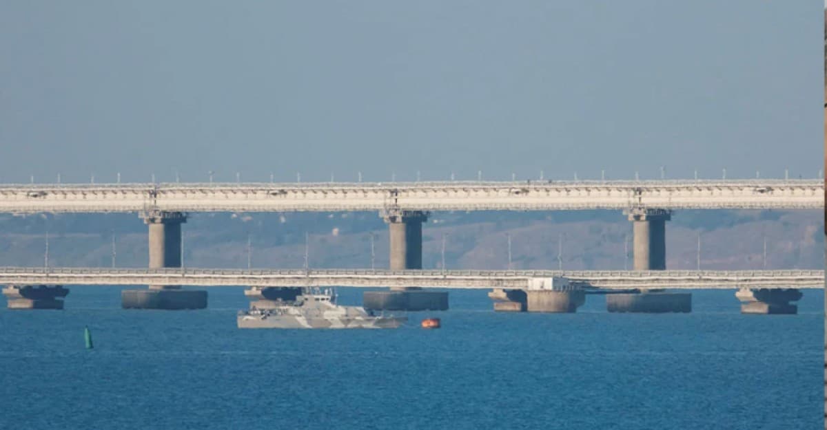 রাশিয়ার কার্চ সেতুতে বিস্ফোরণে নিহত ২