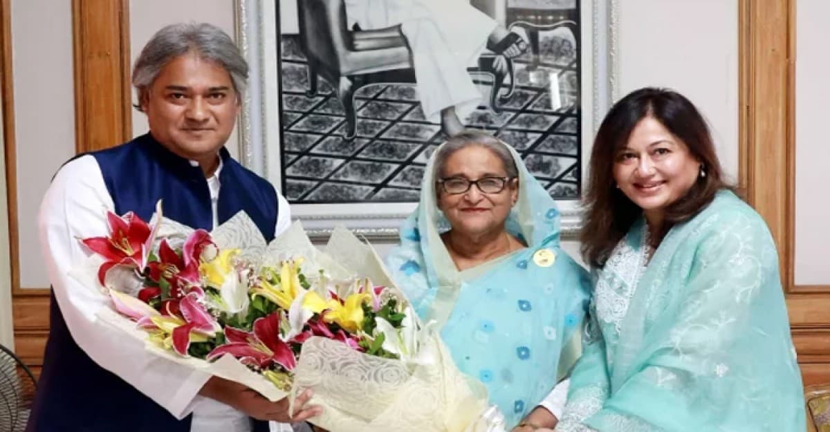 প্রধানমন্ত্রীর সঙ্গে স্ত্রীসহ সাক্ষাৎ করেছেন এ আরাফাত