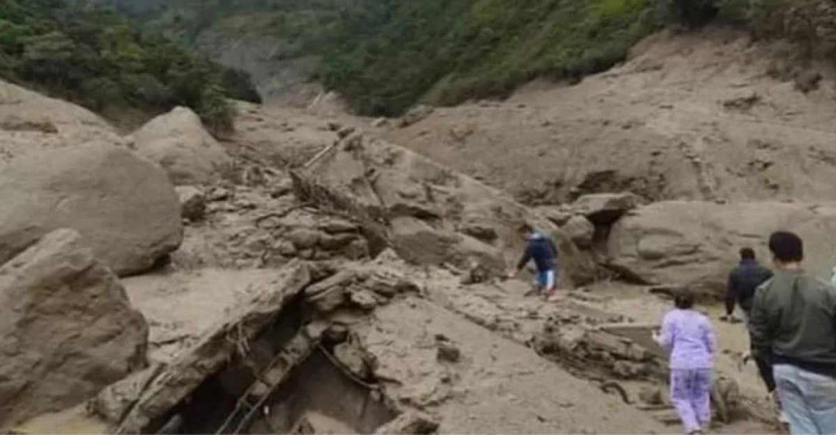 কলম্বিয়ায় ভারী বৃষ্টির জেরে ভূমিধসে নিহত ১৪