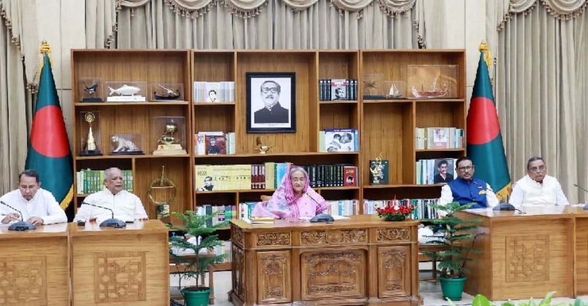 হিরো আলমের ওপর হামলাকারীদের বিরুদ্ধে ব্যবস্থা নিতে বললেন প্রধানমন্ত্রী