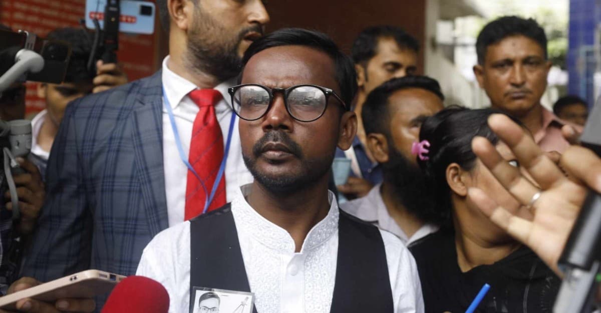 আ.লীগ সরকারের অধীনে আর নির্বাচন করবেন না জানালেন হিরো আলম