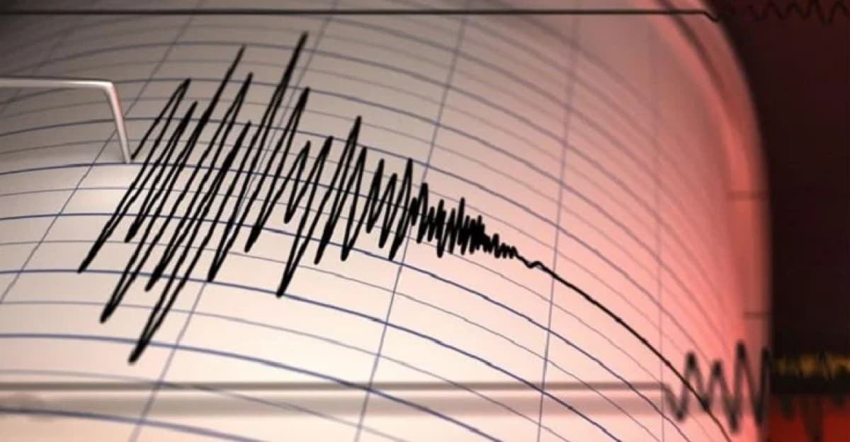 ভারতে কয়েক মিনিটের ব্যবধানে তিনবার ভূমিকম্প