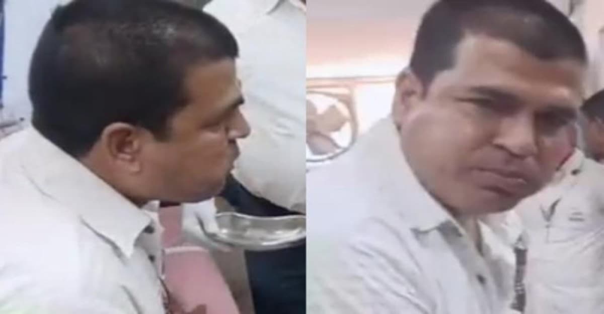 পুলিশ দেখে ঘুষের টাকা গিলে ফেললেন সরকারি কর্মকর্তা