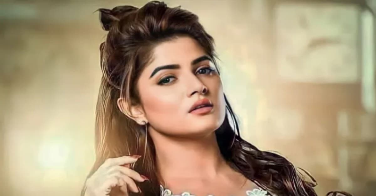 সম্মাননা পেয়েও কটাক্ষের শিকার শ্রাবন্তী!