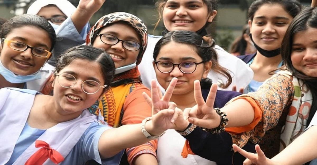 পাসের হার কমেছে ৭ দশমিক ০৫ শতাংশ