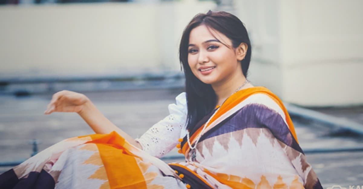 শাস্তি পেয়ে যা বললেন অভিনেত্রী চমক