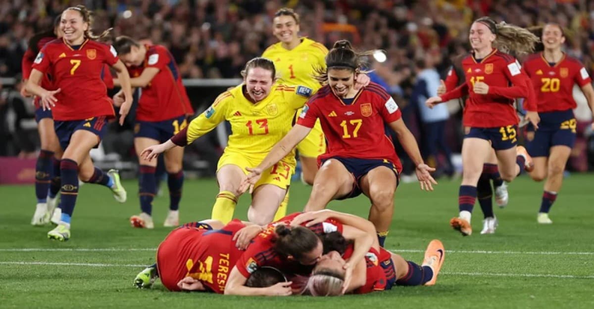 ইংল্যান্ডকে হারিয়ে স্পেনের বিশ্বকাপ জয়