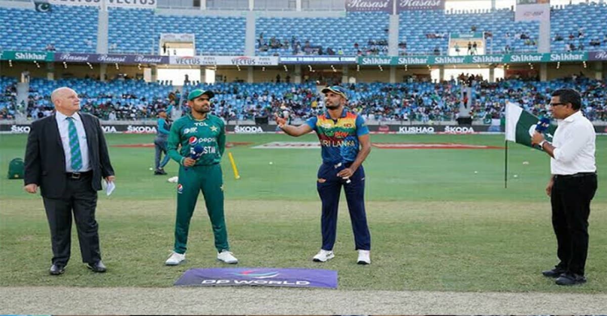 টস জিতে ব্যাটিংয়ে পাকিস্তান