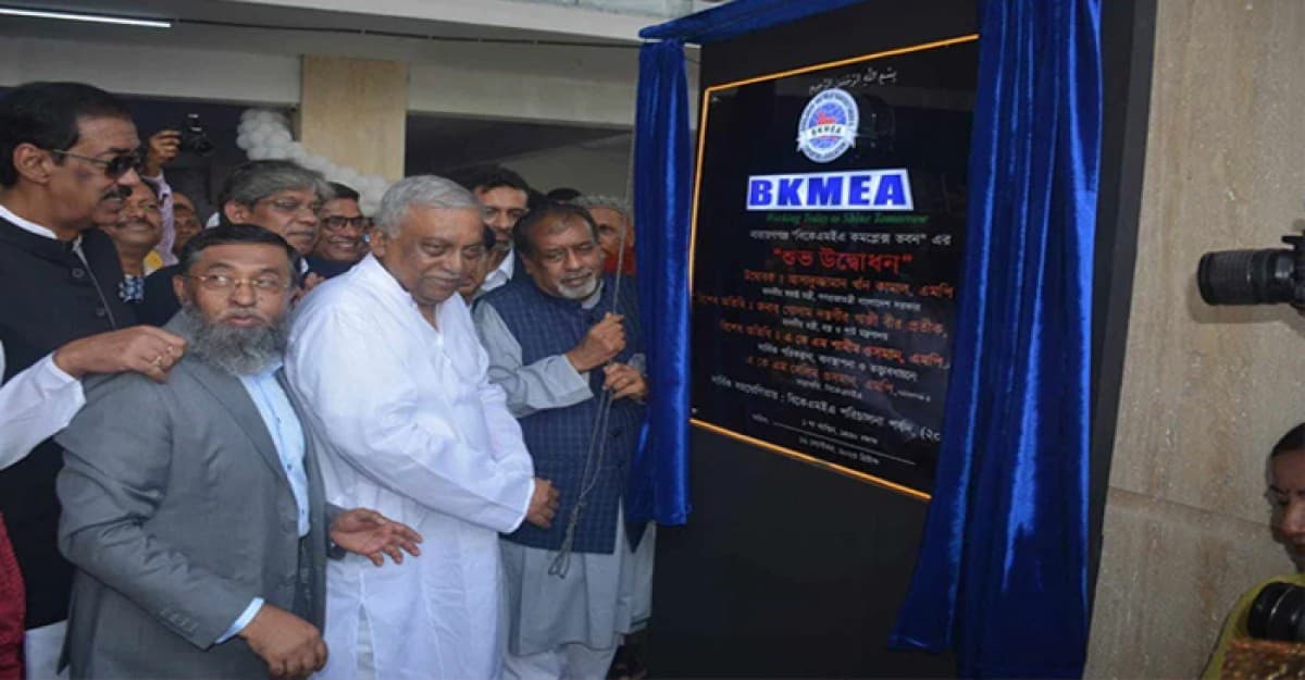 গ্যারান্টি দিচ্ছি কেউ না খেয়ে মরবে না:  স্বরাষ্ট্রমন্ত্রী