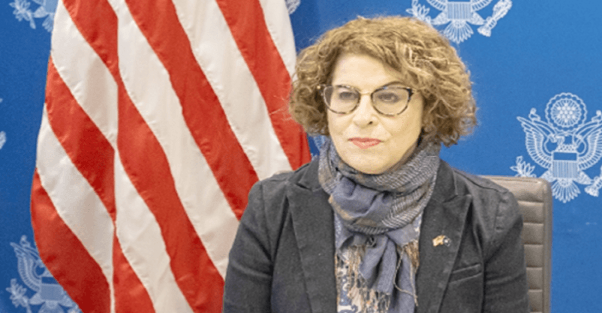 ঢাকায় মার্কিন অ্যাসিস্ট্যান্ট সেক্রেটারি রেনা বিটার